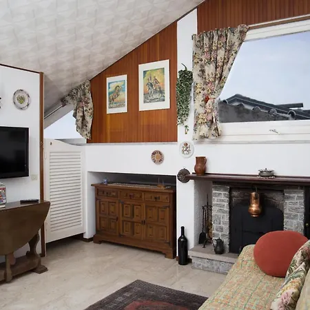 Appartamento Woody - Attic With Terrace Between Lake & Mountains